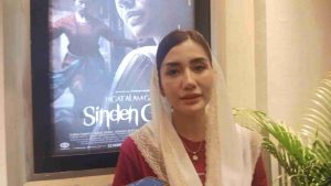 Novita Hardini, Istri Bupati Trenggalek Bangga Bisa Ikut Menjadi Bintang Film di Film “Sinden Gaib”