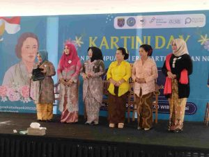 GOW Kota Depok Menetapkan Christin M Wartiningsih Sebagai Pemenang Wanita Kebaya Berpenampilan Terbaik