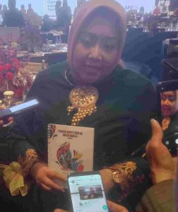 Prof. Dr. Hj. Anna Mariana SH., MH., MBA. Raih Nusantara Awards 2024 Kategori Penggerak UMKM dan Ekonomi Kreatif