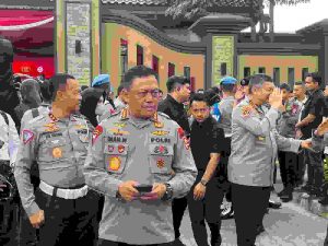 Dalan Rangka HUT Bhayangkara Kapolri Melepas Simbolis    315.718 paket sembako Dihadiri Dankorbrimob dan Pejabat  Polri