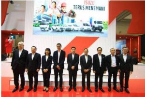 Isuzu Tawarkan Solusi Lengkap Kebutuhan Kendaraan Komersial di GIIAS 2024