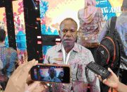 Fidelis Nggol, Kepala Biro Setda Papua Selatan, Raih Penghargaan SAKIP Award 2024