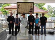 Yayasan Merah Putih Peduli Nyekar di Makam RM Margono Djojohadikusumo