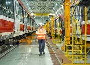 Dirut KAI Tinjau Depo LRT Jabodebek untuk Pastikan Kesiapan Angkutan Lebaran