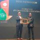 Jonathan Davy CEO Ecoxzytem) Bangga Menerima ESG Award 2025 Kehati (Best Facilitator) 