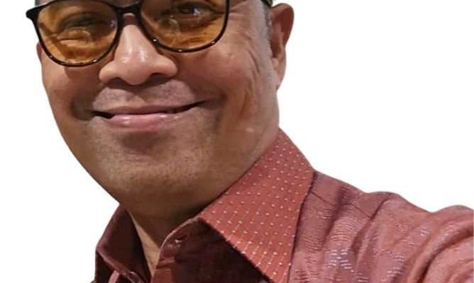 MENILIK RAPERDA KAWASAN TANPA ROKOK MELARANG ASAP ROKOK TANPA ARAH, MEMATIKAN API EKONOMI RAKYAT KECIL