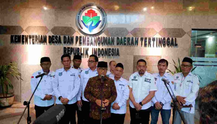 Menteri Desa dan Pembangunan Daerah Tertinggal (Mendes PDT) Yandri Susanto meminta APDESI Merumuskan Strategi Menyukseskan Program Prioritas Presiden Prabowo Subianto