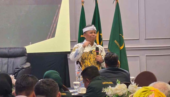 Sekda Jawa Barat Herman Suryatman Jadi Narasumber Bimtek DPRD PBB Se-Indonesia di Jakarta 2026