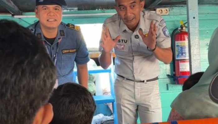 Jasa Raharja DKI Jakarta dan KSOP Lakukan Edukasi Keterjaminan dan Keselamatan Penumpang Kapal Laut di Pelabuhan Muara Angke