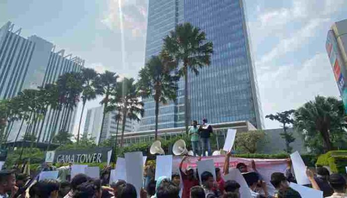 Aksi Unjuk Rasa Mendesak Transparansi Pengadaan Rudal BrahMos dan Penguatan Pengawasan DPR