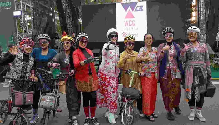Peringati Hari Kebaya Nasional 2026, Komunitas Kebaya Menari bersama Perempuan Berkebaya Indonesia cabang Jakarta (PBIJ) dan Pewibi sebagai Mitra Komunitas Menggelar Gebyar Kebaya di SCBD Week Land.