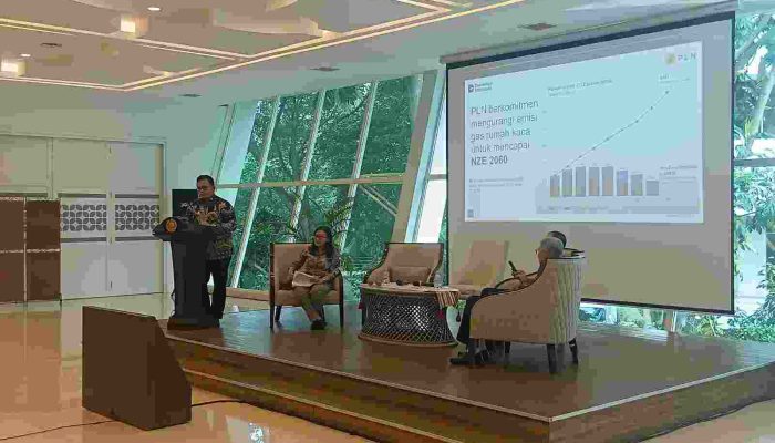Vice President Eksekutif Direktur Manajemen Proyek dan Energi Baru Terbarukan PT PLN (Persero), Heri Sutikno: PLN Terus Memperkuat Ekosistem Kendaraan Listrik Nasional. Hingga Mei 2026, PLN telah menyediakan 5.016 Stasiun Pengisian Kendaraan Listrik 
